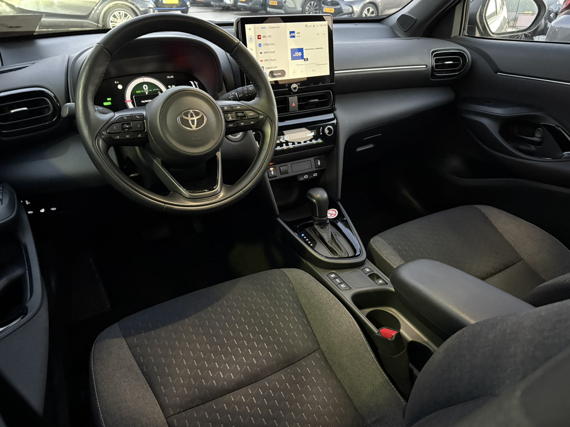 Toyota Yaris Cross 1.5 Hybrid 115 First Edition - Afbeelding 2