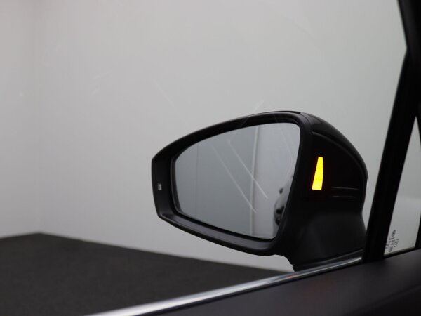 File assistent (Traffic Jam assist) inclusief ongeval assistent (Emergency Assist)