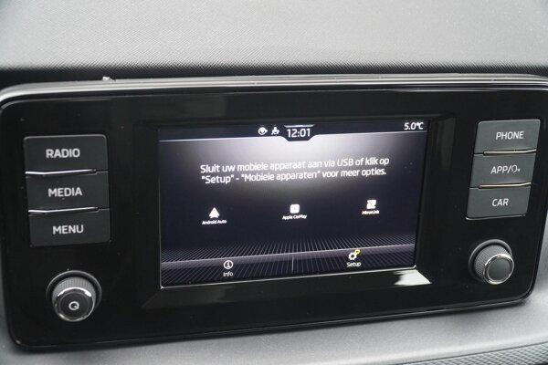 Apple Carplay/Android Auto