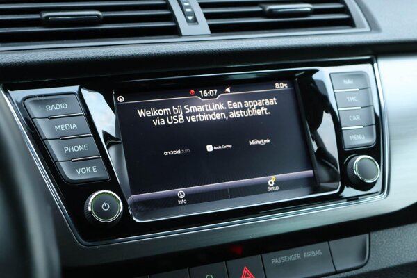 Apple Carplay/Android Auto