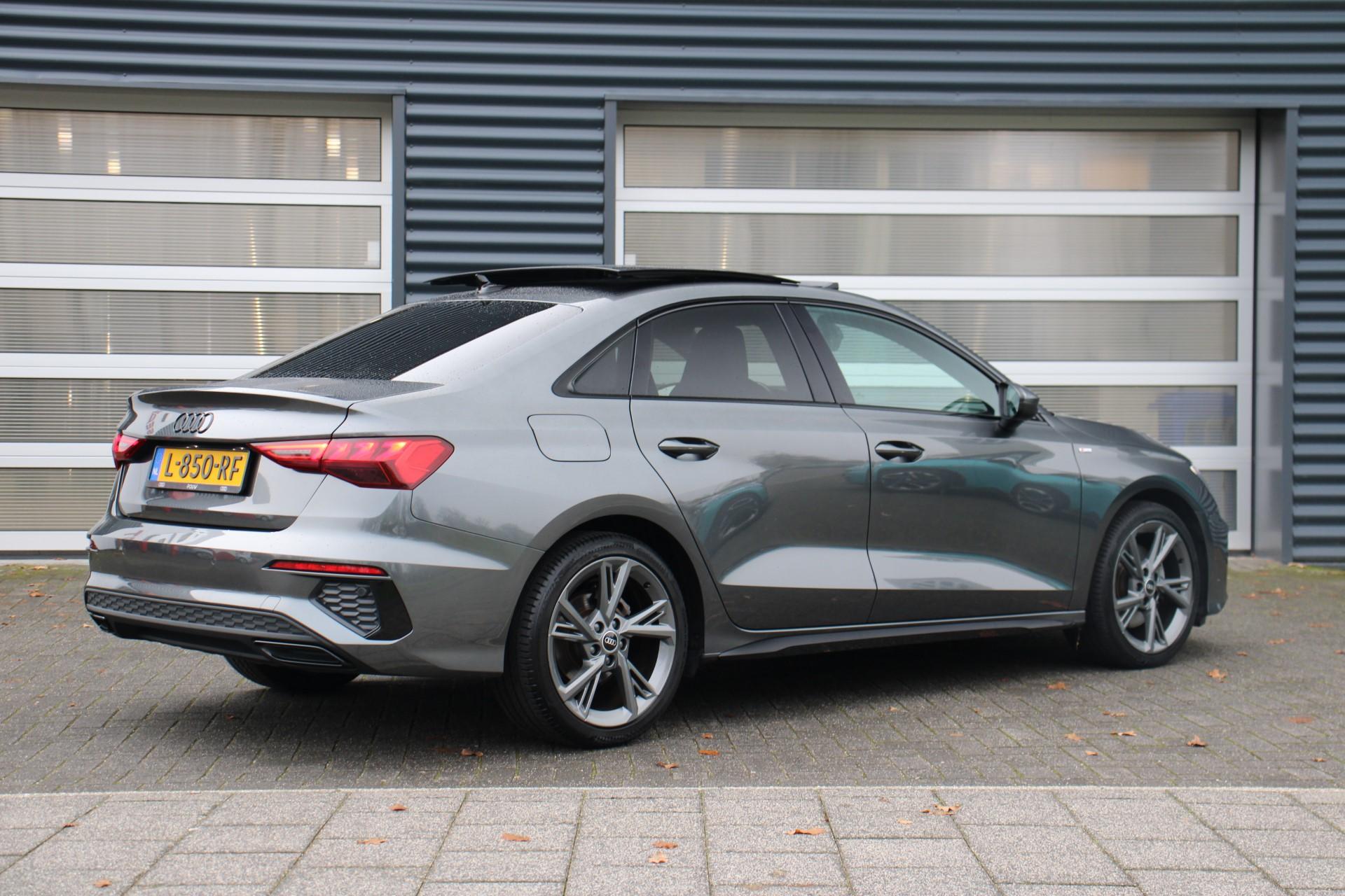 Audi A3 Limousine 30 TFSI 110pk S-tronic S Edition - Afbeelding 2