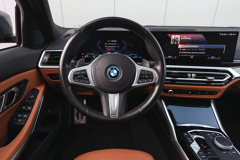 BMW 3 Serie 330e xDrive High Executive M Sport Automaat - Afbeelding 3