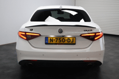 Alfa Romeo Giulia 2.0T Super Automaat | Bi-Xenon | Carbon | Stoel/Stuurverwarming - Afbeelding 5