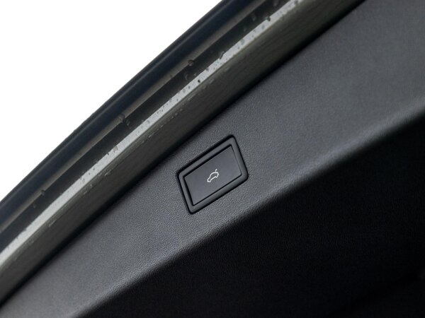 elektrisch bedienbare achterklep met sensorsturing elektrisch bedienbare achterklep met sensorsturing