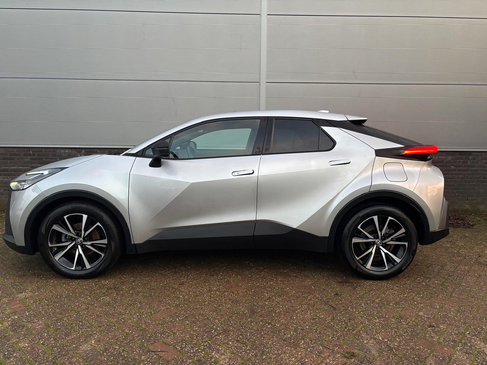 Toyota C-HR 1.8 Hybrid 140 Dynamic - Afbeelding 2
