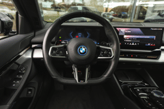 BMW 5 Serie Touring 530e M Sport Automaat - Afbeelding 3