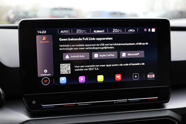 Apple Carplay/Android Auto Apple Carplay/Android Auto