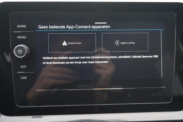 Apple Carplay/Android Auto Apple Carplay/Android Auto