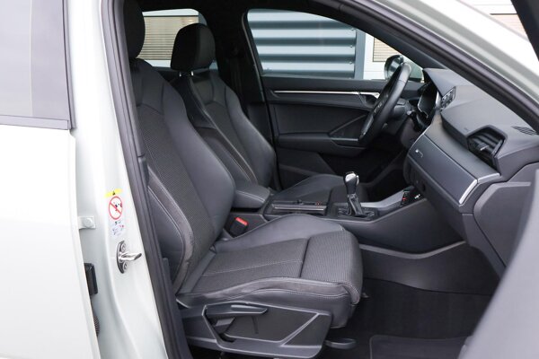 Sportstoelen vóór Sportstoelen vóór