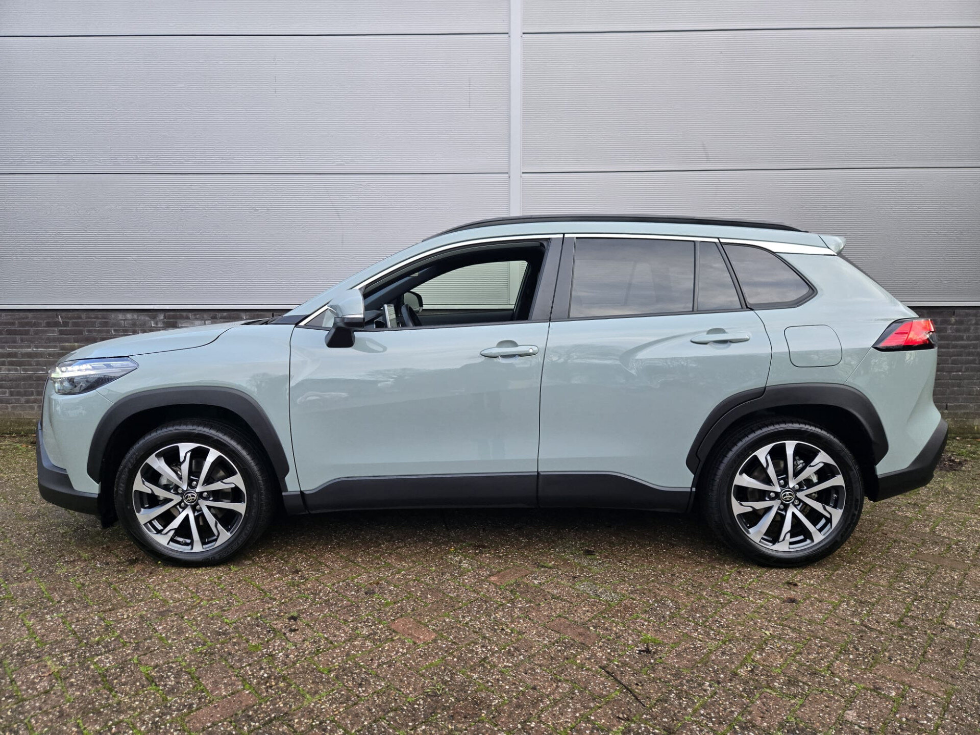 Toyota Corolla Cross Hybrid 200 Style - Afbeelding 2