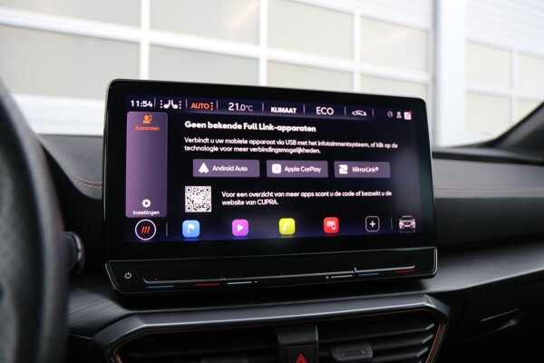 Apple Carplay/Android Auto Apple Carplay/Android Auto