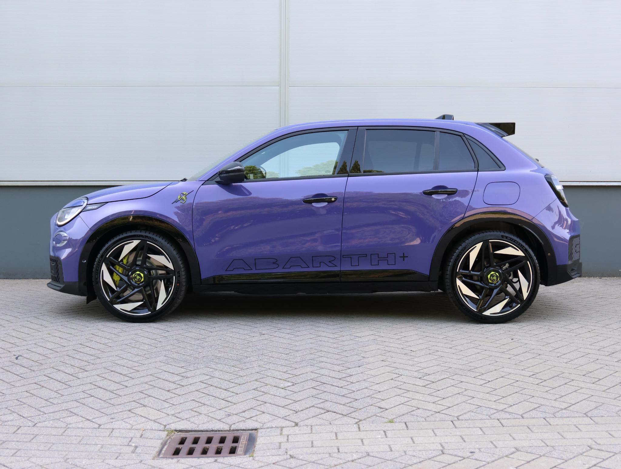 Abarth 600e Scorpionissima 54 kWh - Afbeelding 2