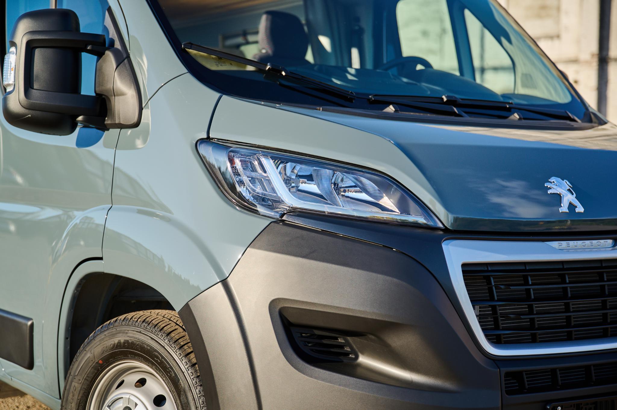 Peugeot  Boxer 2.2 BlueHDi 140 L3H2 3.3t - Afbeelding 3