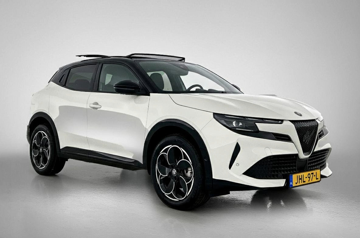 Alfa Romeo Junior 1.2 Turbo Hybrid Ibrida Speciale - Afbeelding 2