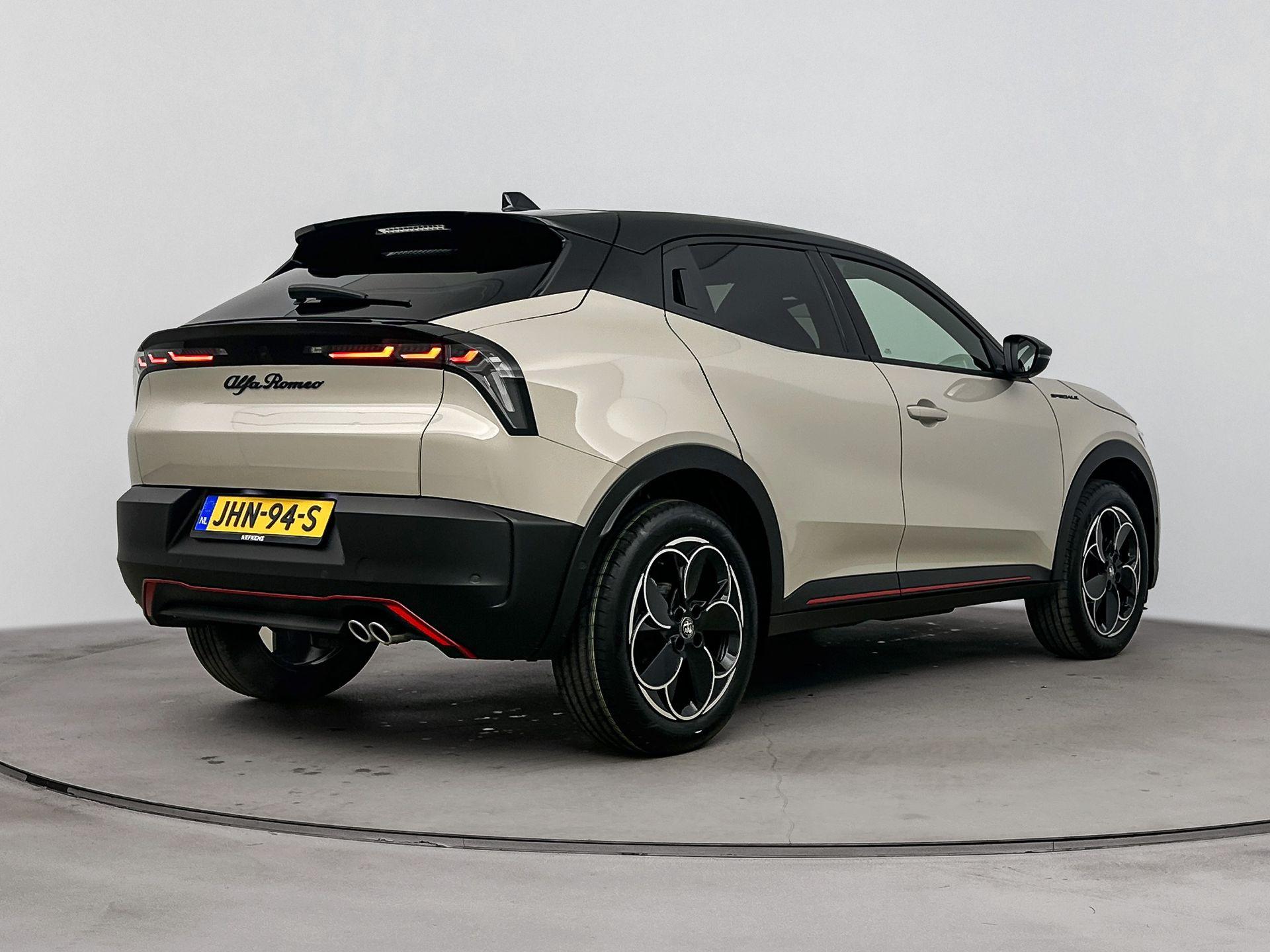 Alfa Romeo Junior 1.2 Turbo Hybrid Ibrida Speciale - Afbeelding 2