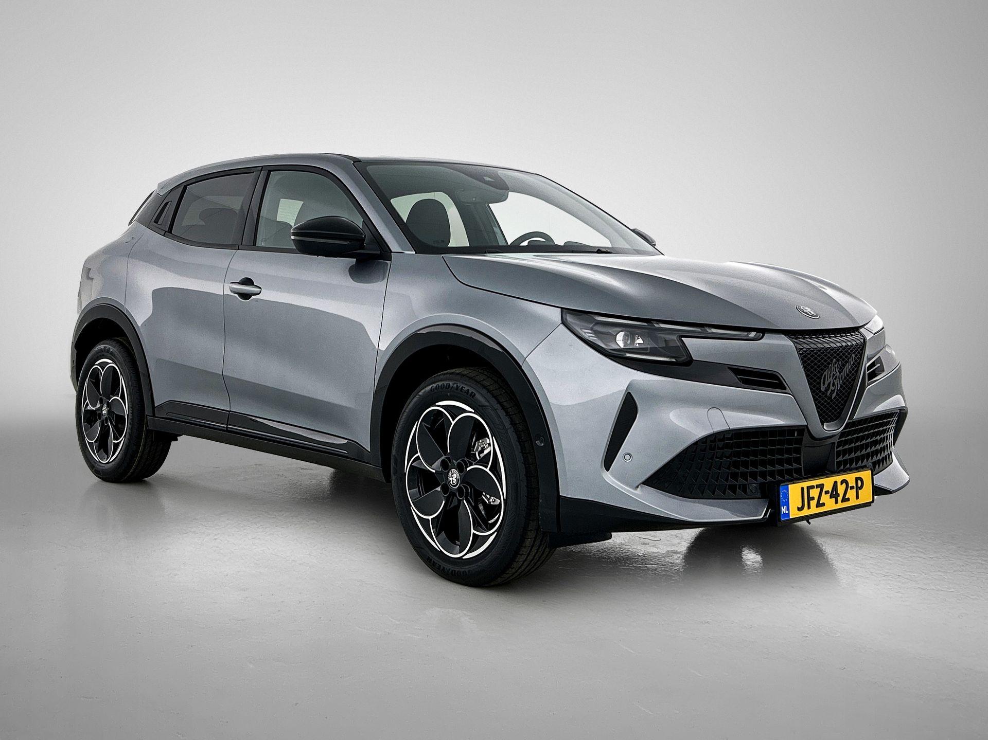 Alfa Romeo Junior 1.2 Hybrid Ibrida Q4 145pk Automaat - Afbeelding 2