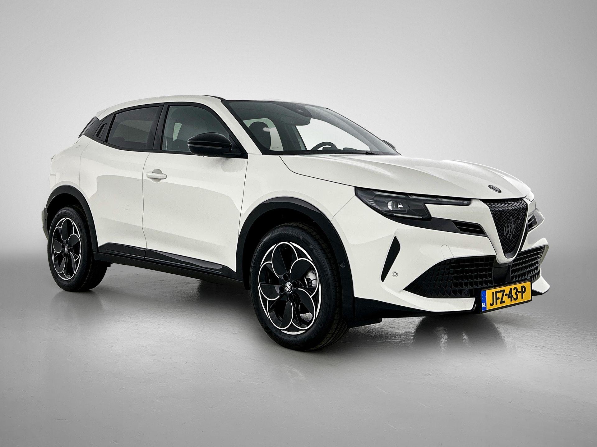 Alfa Romeo Junior 1.2 Ibrida Q4 145pk Automaat - Afbeelding 2