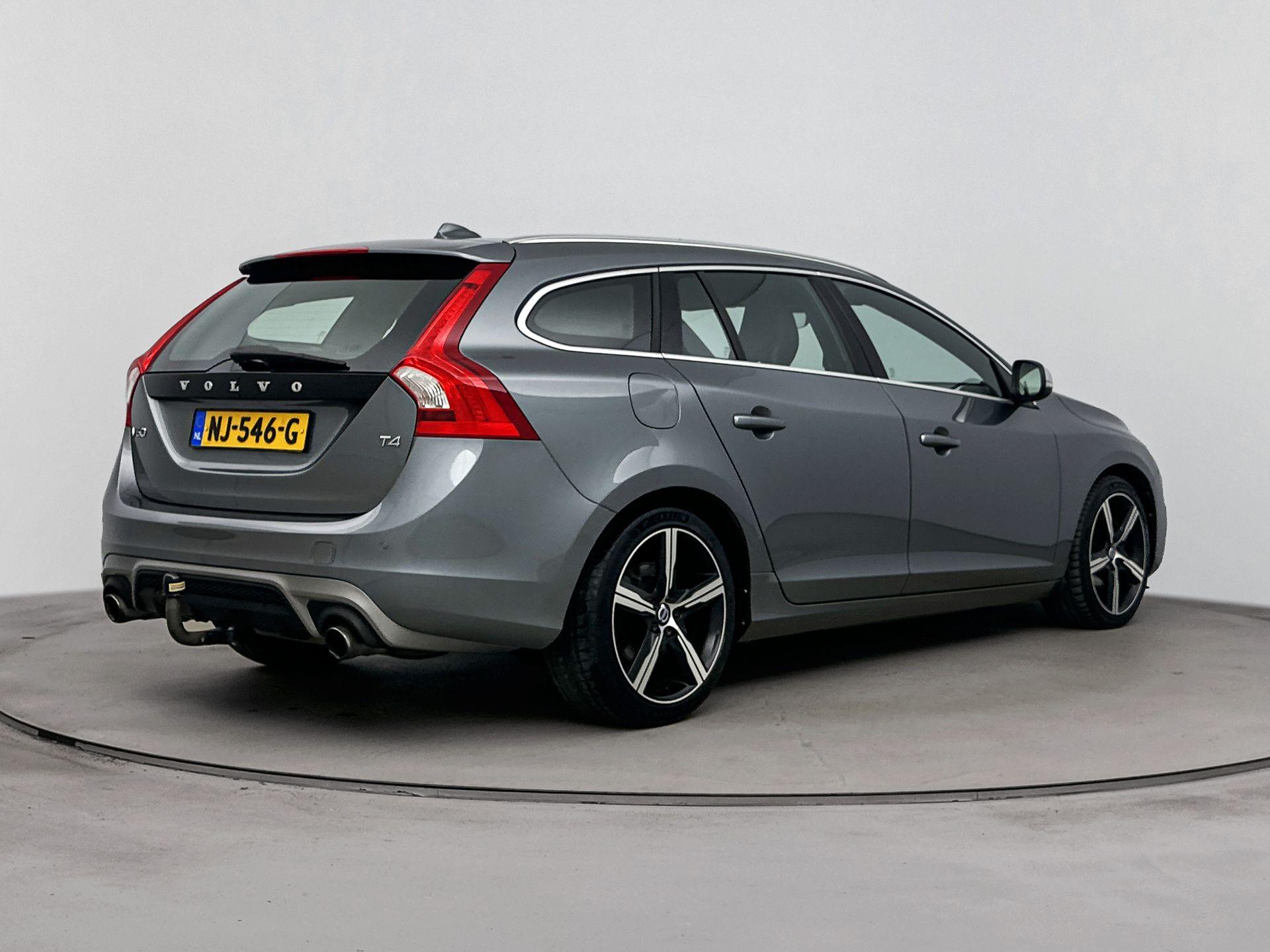 Volvo V60 2.0 T4 NORDIC+ - Afbeelding 3