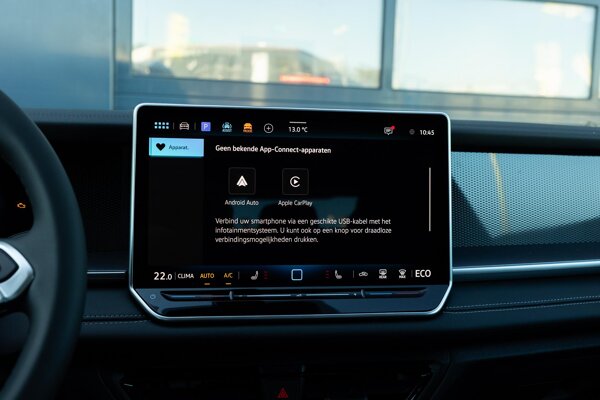 Apple Carplay/Android Auto Apple Carplay/Android Auto