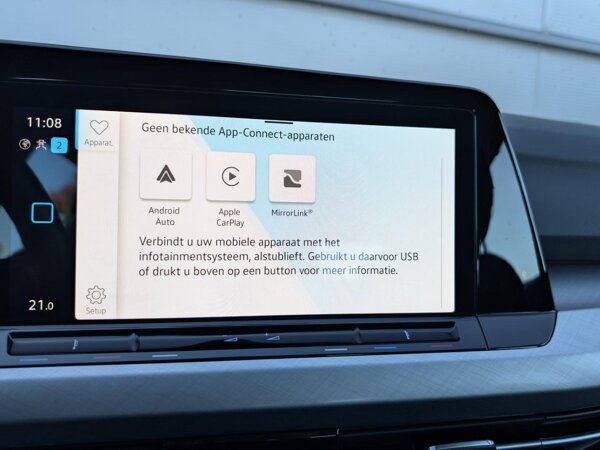 Apple Carplay/Android Auto Apple Carplay/Android Auto