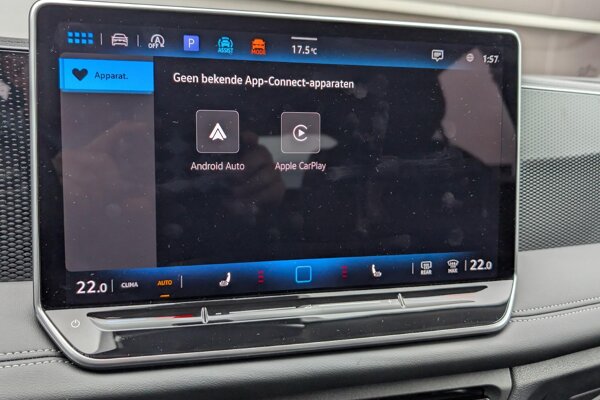 Apple Carplay/Android Auto Apple Carplay/Android Auto
