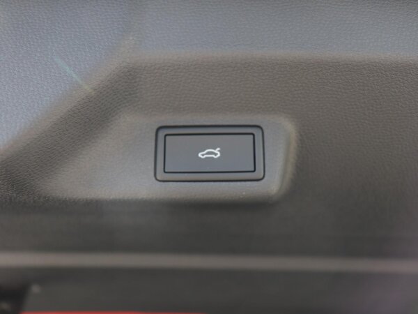 elektrisch bedienbare achterklep met sensorsturing