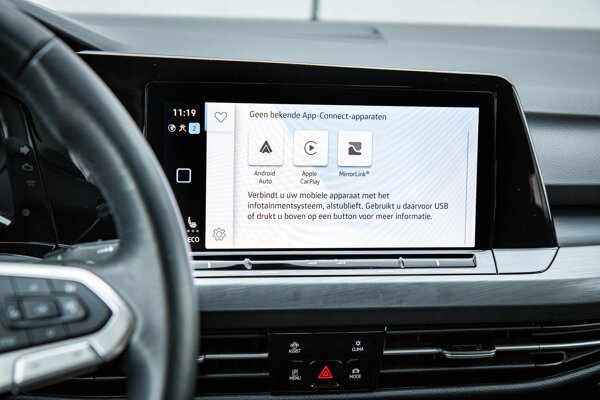 Apple Carplay/Android Auto Apple Carplay/Android Auto