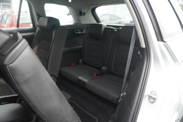 2 stoelen op derde rij