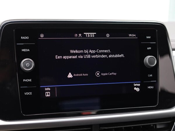 Apple Carplay/Android Auto Apple Carplay/Android Auto