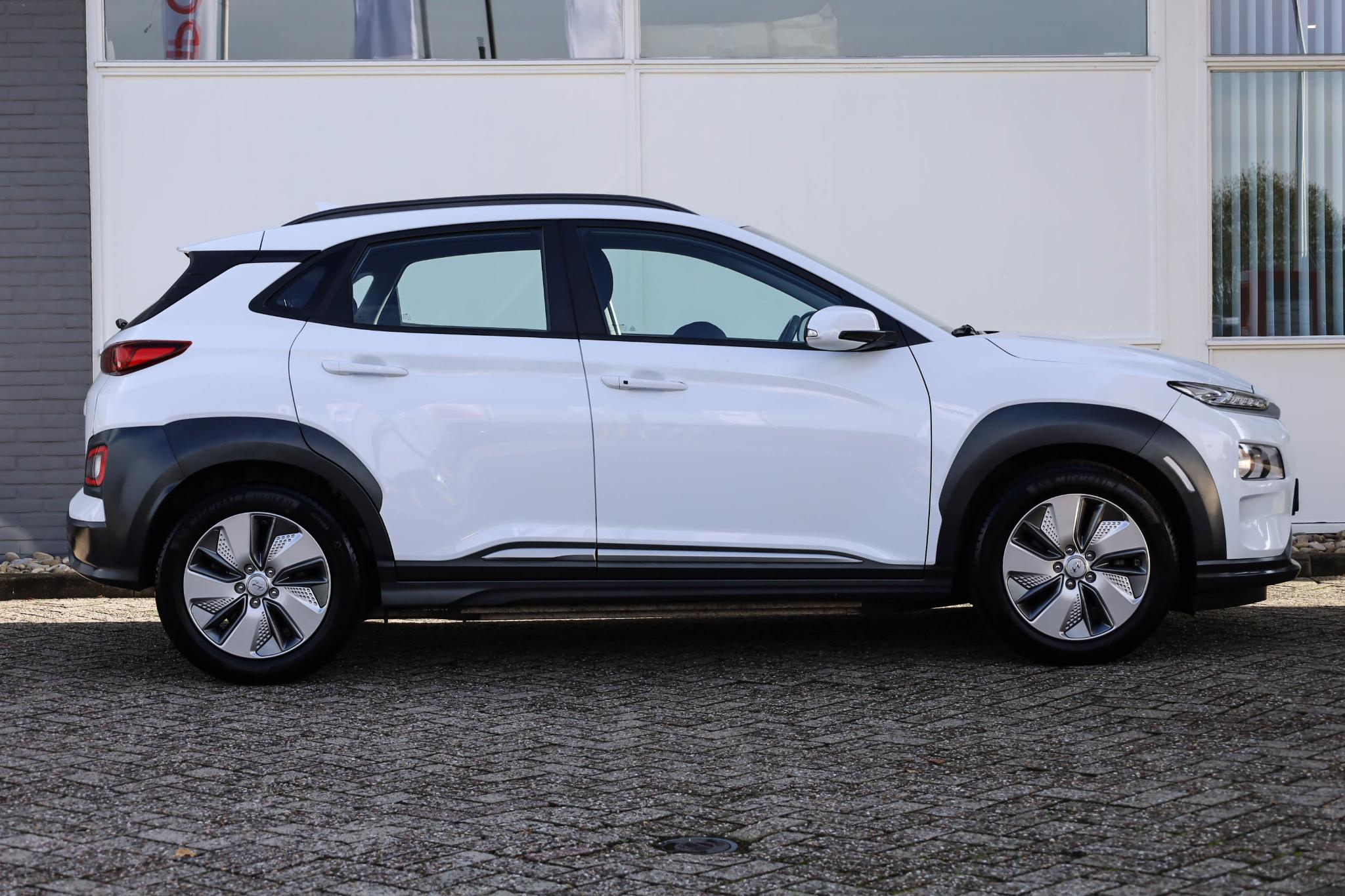 Hyundai Kona 204pk EV Comfort 64 kWh - Afbeelding 3