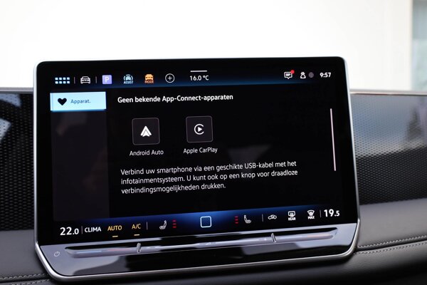 Apple Carplay/Android Auto Apple Carplay/Android Auto