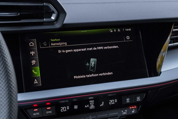 Apple Carplay/Android Auto Apple Carplay/Android Auto