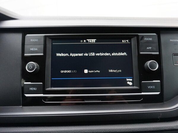 Apple Carplay/Android Auto Apple Carplay/Android Auto