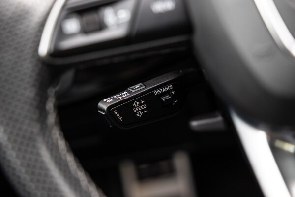 cruise control adaptief met Stop&Go cruise control adaptief met Stop&Go