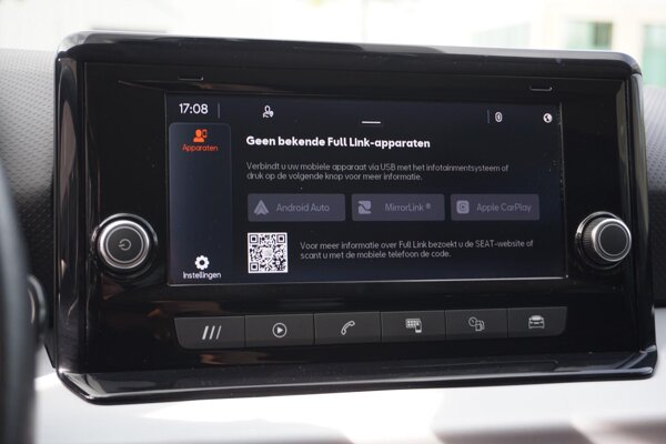 Apple Carplay/Android Auto Apple Carplay/Android Auto