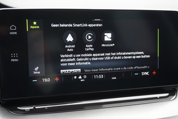 Apple Carplay/Android Auto Apple Carplay/Android Auto