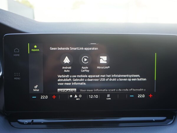 Apple Carplay/Android Auto Apple Carplay/Android Auto