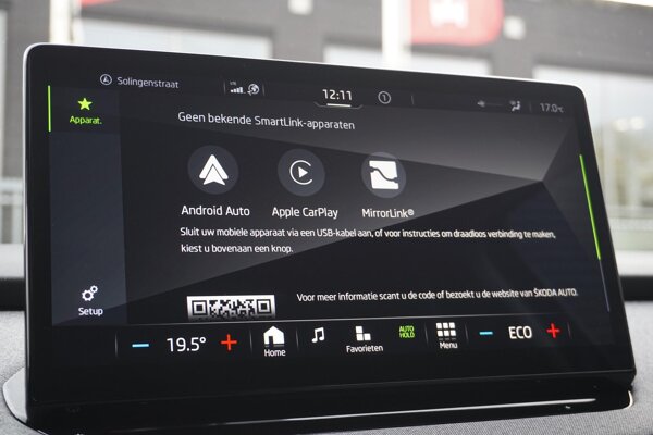 Apple Carplay/Android Auto Apple Carplay/Android Auto