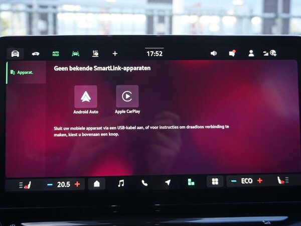 Apple Carplay/Android Auto Apple Carplay/Android Auto