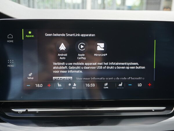 Apple Carplay/Android Auto Apple Carplay/Android Auto