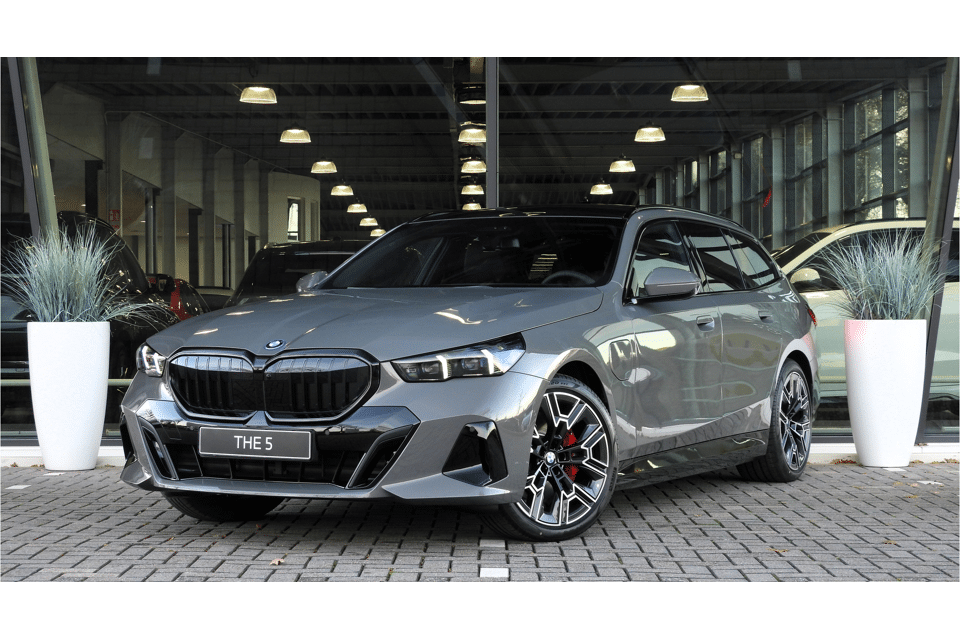 BMW 5 Serie Touring 530e M Sport Automaat - Afbeelding 1