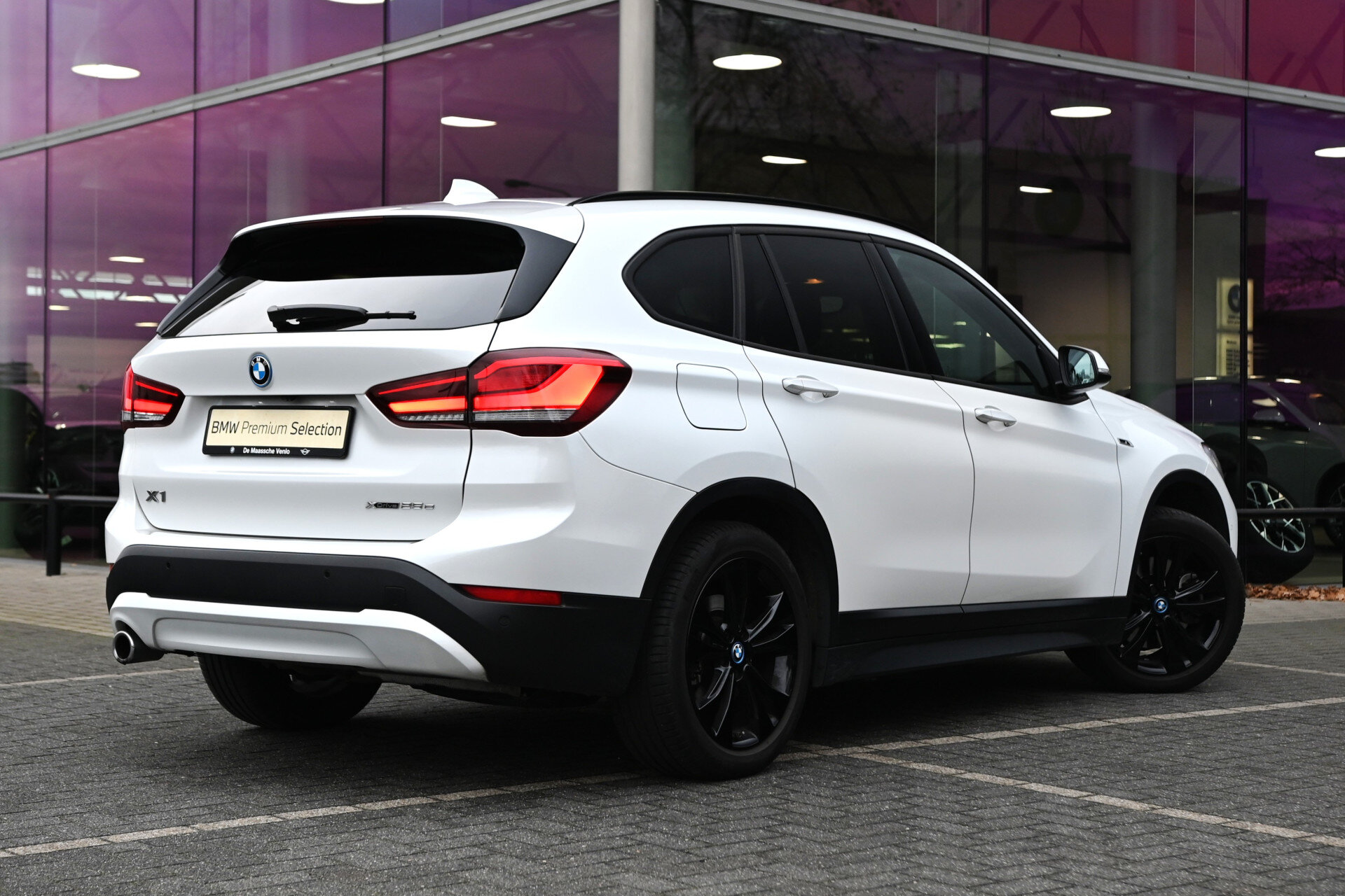 BMW X1 xDrive25e High Executive Automaat - Afbeelding 2