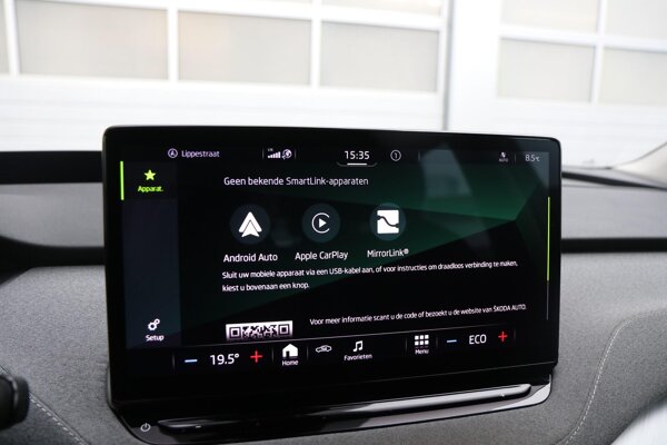 Apple Carplay/Android Auto Apple Carplay/Android Auto