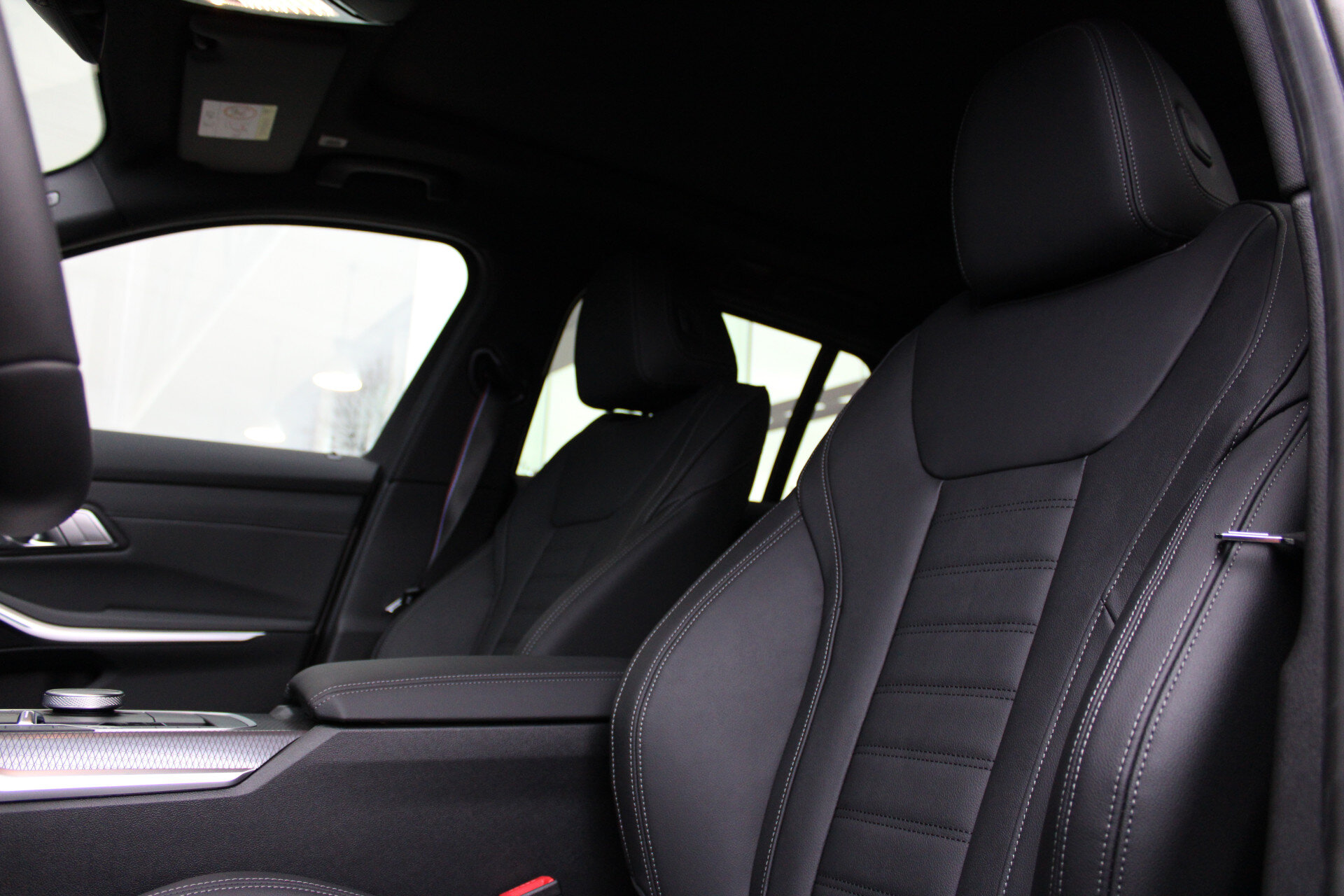 BMW 3 Serie Touring 330e High Executive M Sport Automaat - Afbeelding 4