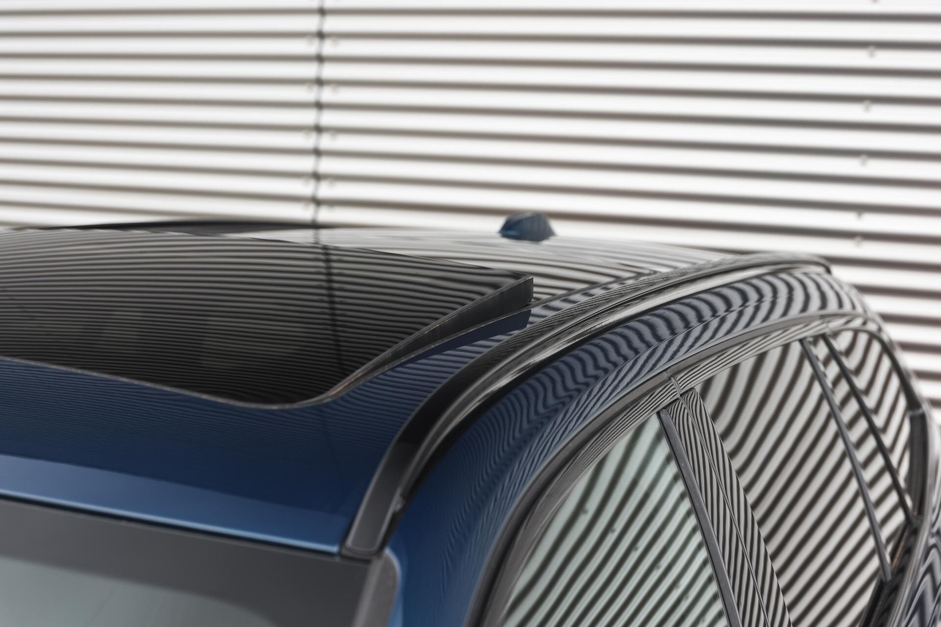 BMW 3 Serie Touring 330e High Executive M Sport Automaat - Afbeelding 4