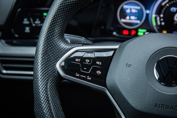 cruise control adaptief met Stop&Go en stuurhulp cruise control adaptief met Stop&Go en stuurhulp