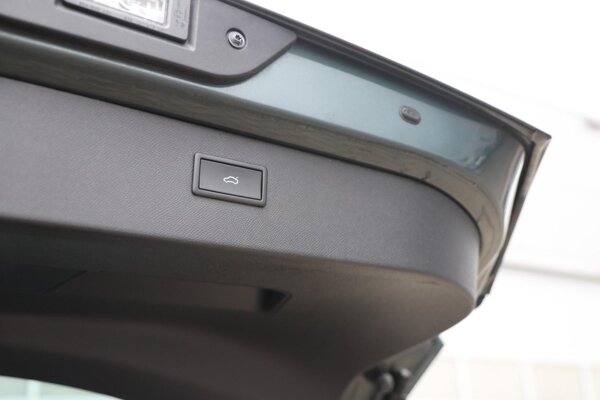 elektrisch bedienbare achterklep met sensorsturing elektrisch bedienbare achterklep met sensorsturing