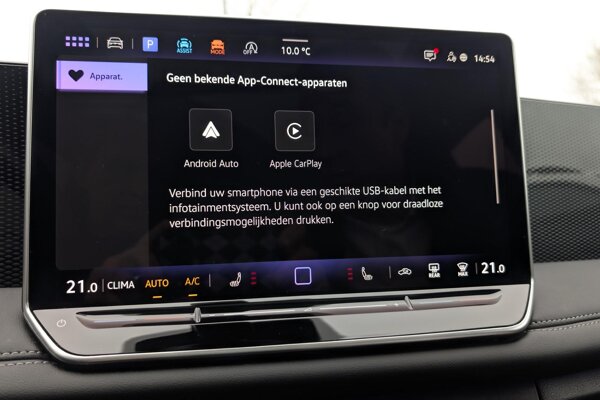 Apple Carplay/Android Auto Apple Carplay/Android Auto