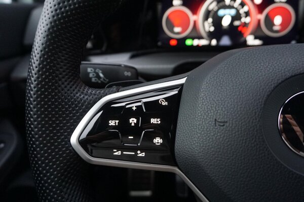 cruise control adaptief met Stop&Go en stuurhulp cruise control adaptief met Stop&Go en stuurhulp