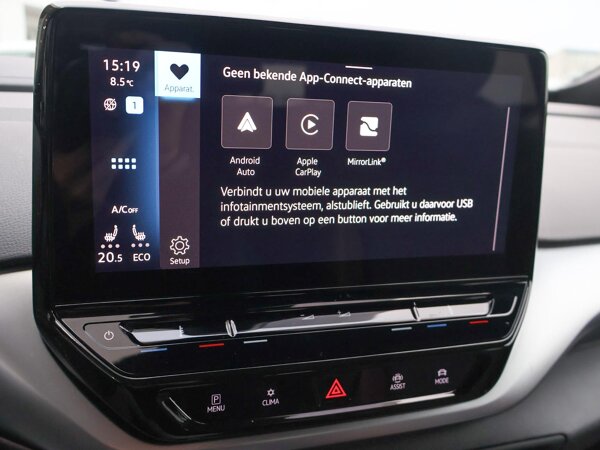 Apple Carplay/Android Auto Apple Carplay/Android Auto